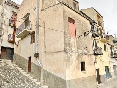 casa indipendente in vendita a Giuliana