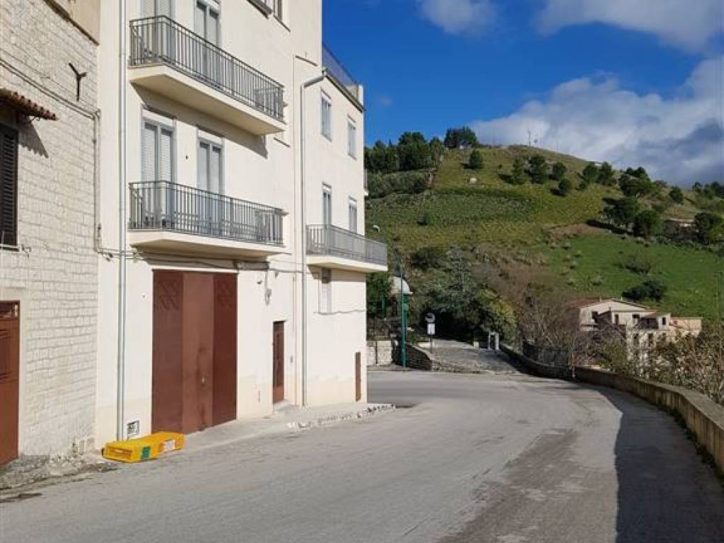 pentavano in vendita a Giuliana