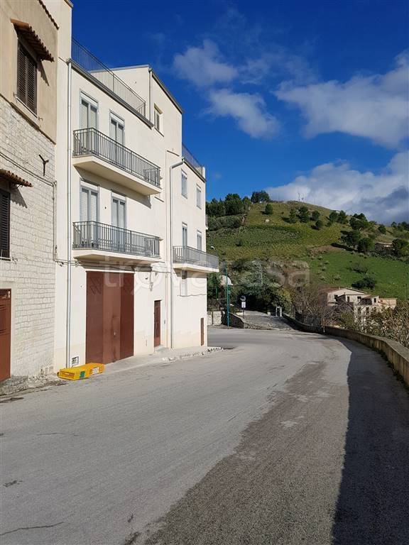 pentavano in vendita a Giuliana