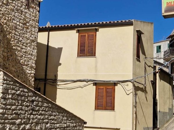 casa indipendente in vendita a Giuliana