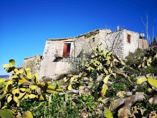 casa indipendente in vendita a Giuliana