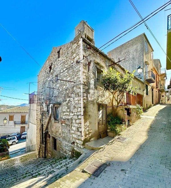 casa indipendente in vendita a Giuliana