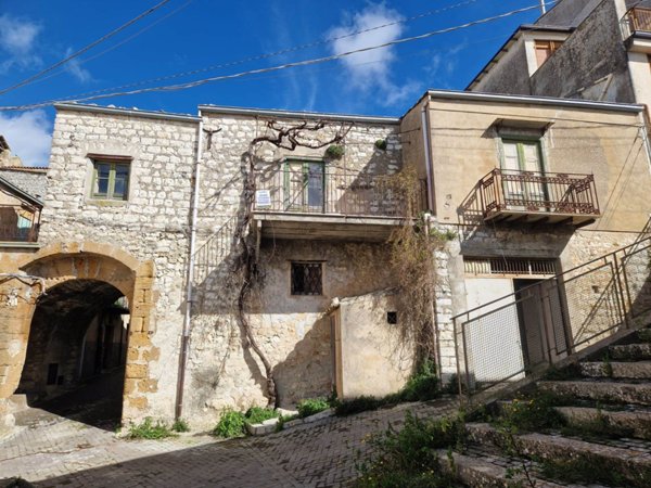 casa indipendente in vendita a Giuliana