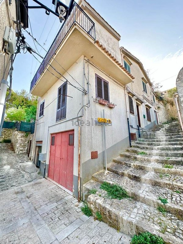 casa indipendente in vendita a Giuliana