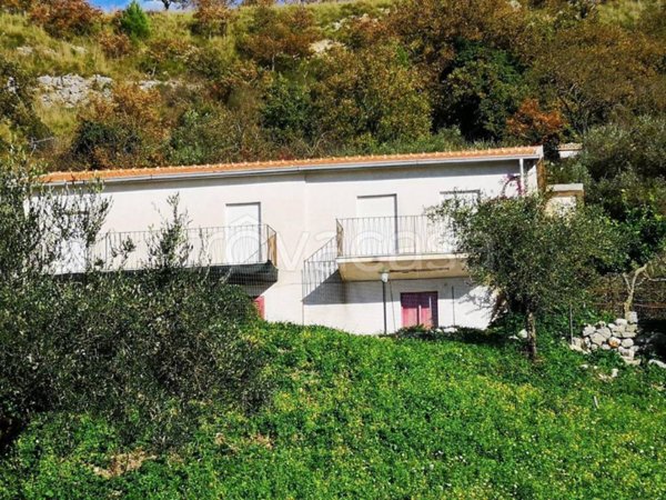 casa indipendente in vendita a Giuliana