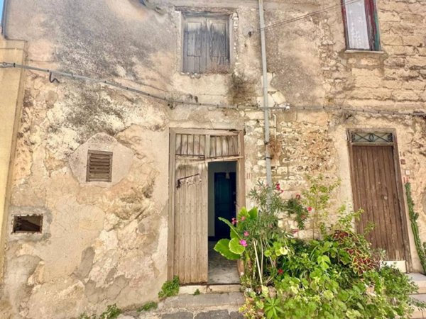 casa indipendente in vendita a Giuliana