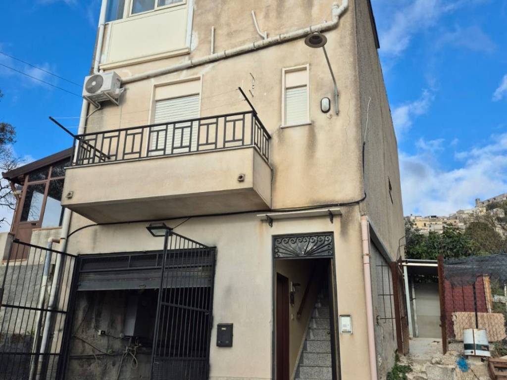 casa indipendente in vendita a Giuliana