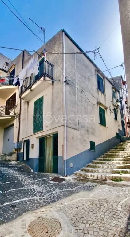casa indipendente in vendita a Giuliana