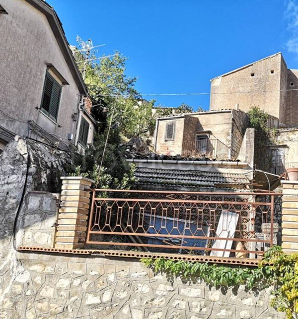 casa indipendente in vendita a Giuliana