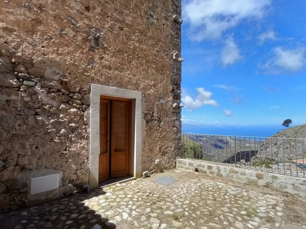 casa indipendente in vendita a Gratteri