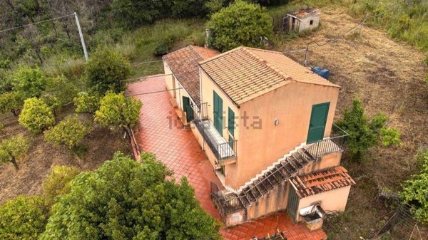 casa indipendente in vendita a Gratteri