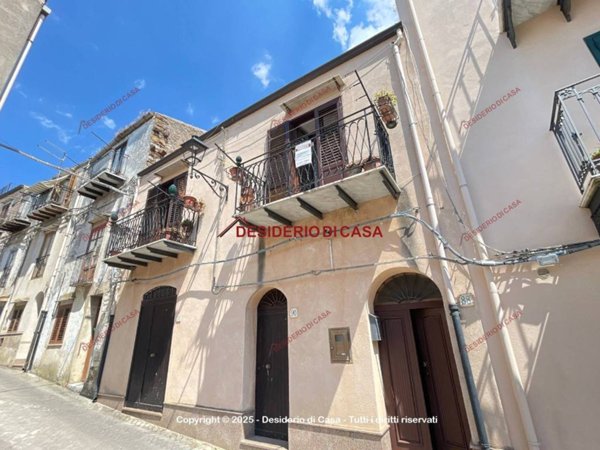casa indipendente in vendita a Gratteri