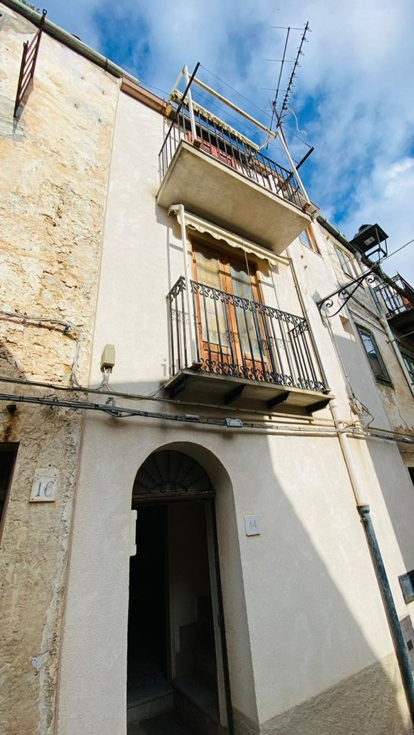 casa indipendente in vendita a Gratteri
