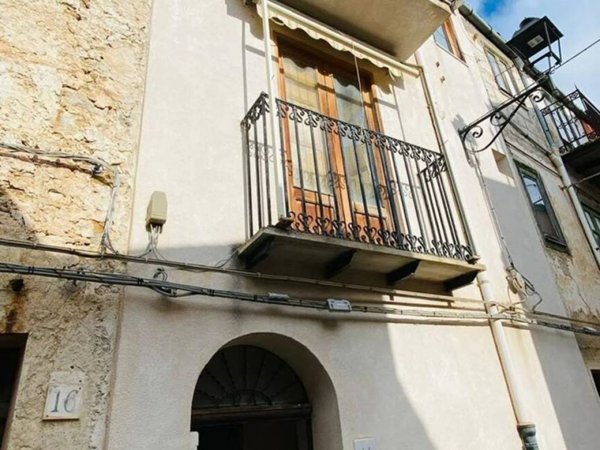 casa indipendente in vendita a Gratteri