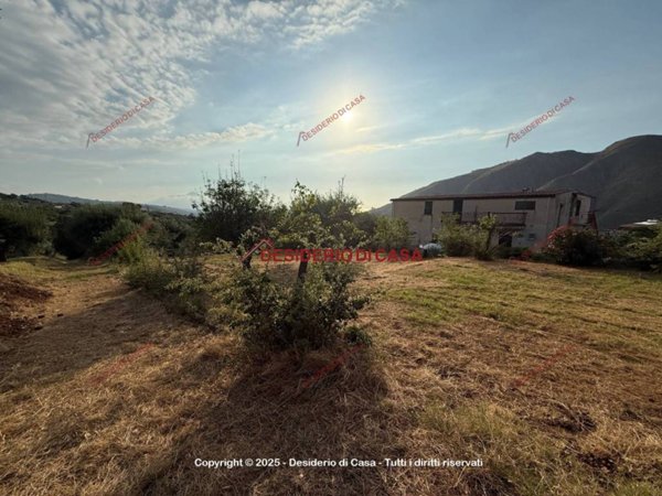 casa indipendente in vendita a Gratteri