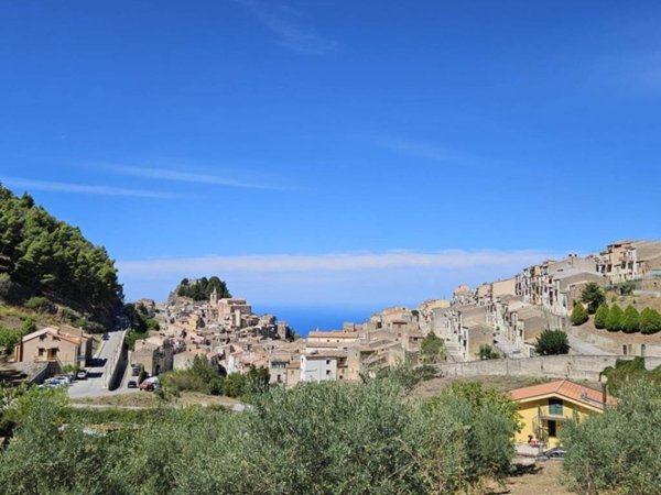 intera palazzina in vendita a Gratteri