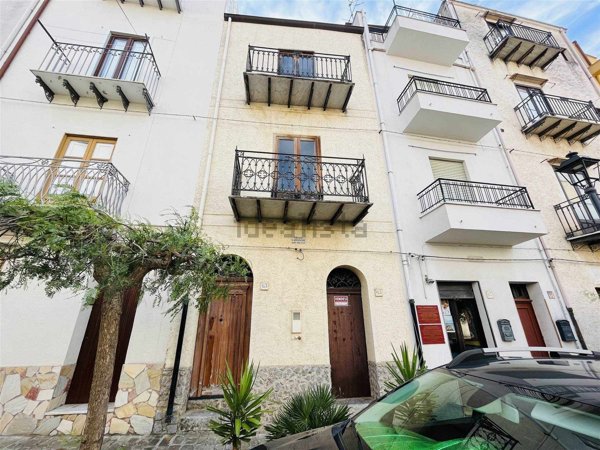 casa indipendente in vendita a Gratteri