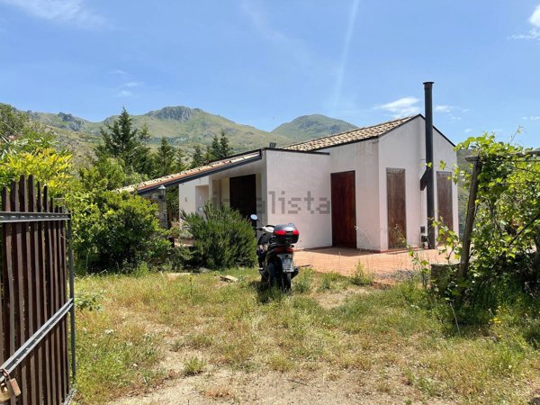 casa indipendente in vendita a Gratteri