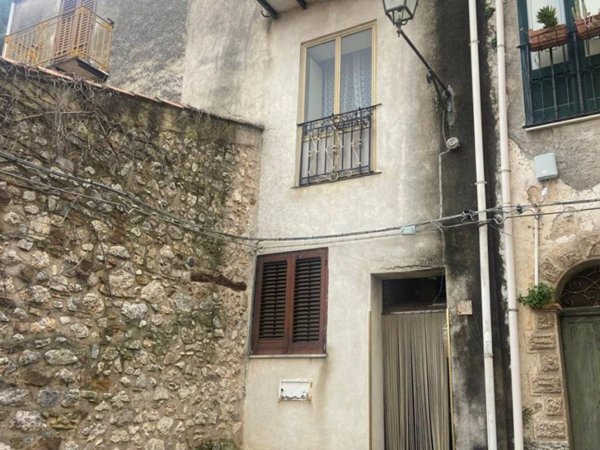 casa indipendente in vendita a Gratteri