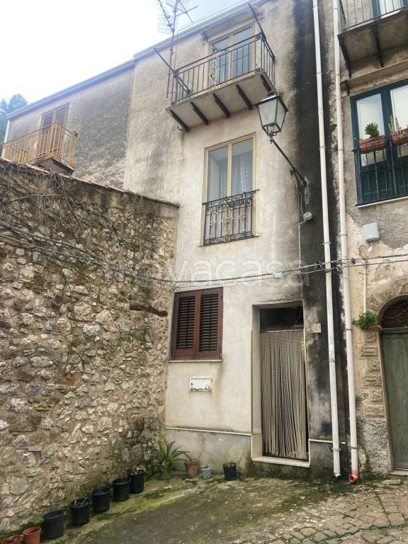 casa indipendente in vendita a Gratteri