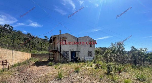 casa indipendente in vendita a Gratteri