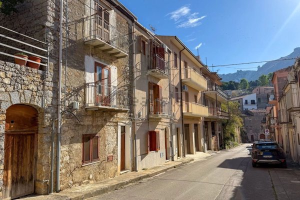 casa indipendente in vendita a Gratteri