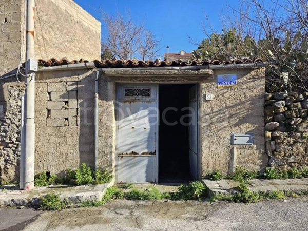 locale di sgombero in vendita a Gratteri