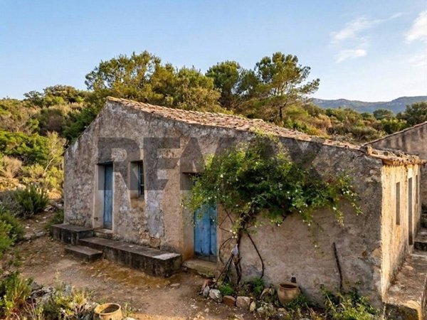 casa indipendente in vendita a Gratteri