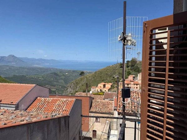 casa indipendente in vendita a Gratteri