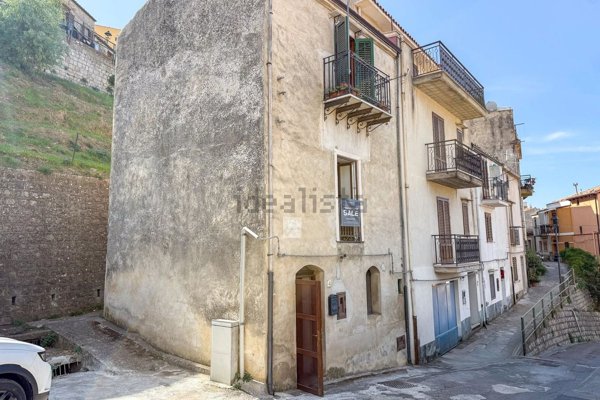 casa indipendente in vendita a Gratteri