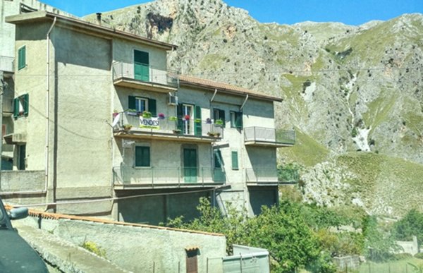 appartamento in vendita ad Isnello