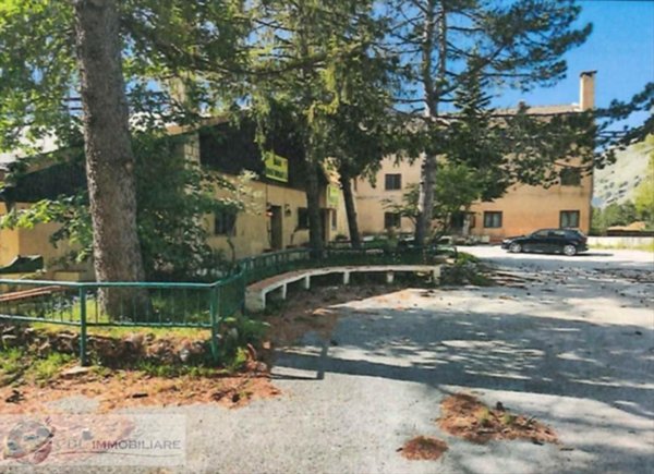 negozio in vendita ad Isnello in zona Piano Zucchi