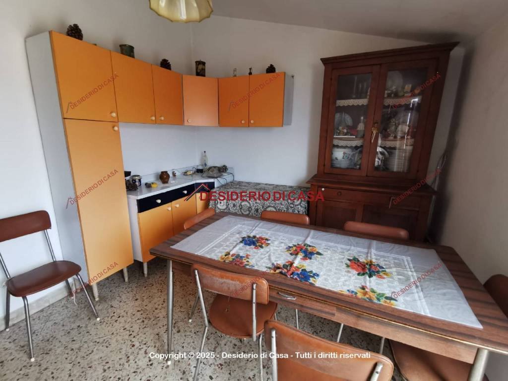 casa indipendente in vendita ad Isnello
