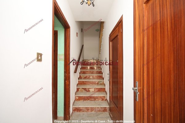 casa indipendente in vendita ad Isnello