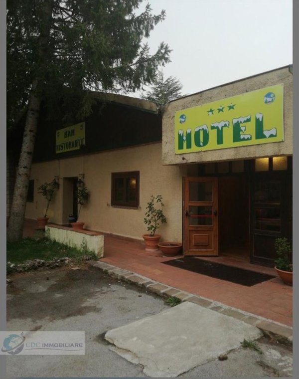 negozio in vendita ad Isnello in zona Piano Zucchi