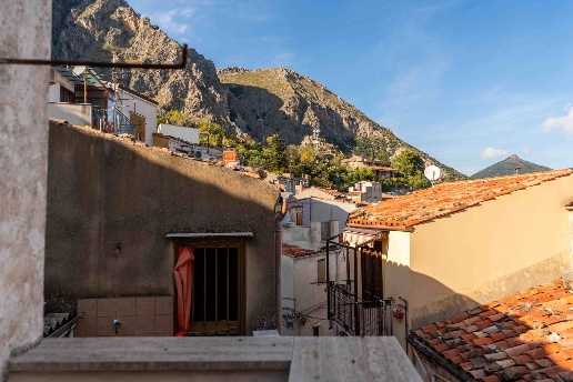 casa indipendente in vendita ad Isnello