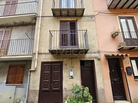casa indipendente in vendita ad Isnello