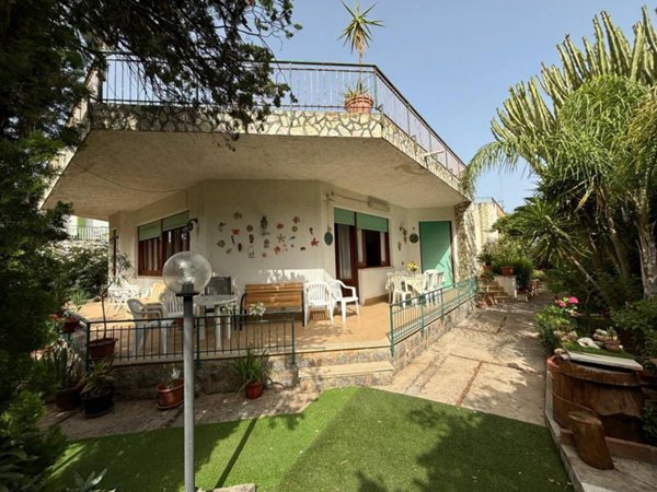 casa indipendente in vendita ad Isola delle Femmine