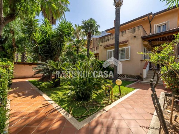 casa indipendente in vendita ad Isola delle Femmine