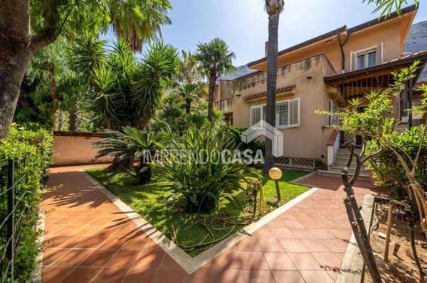 casa indipendente in vendita ad Isola delle Femmine