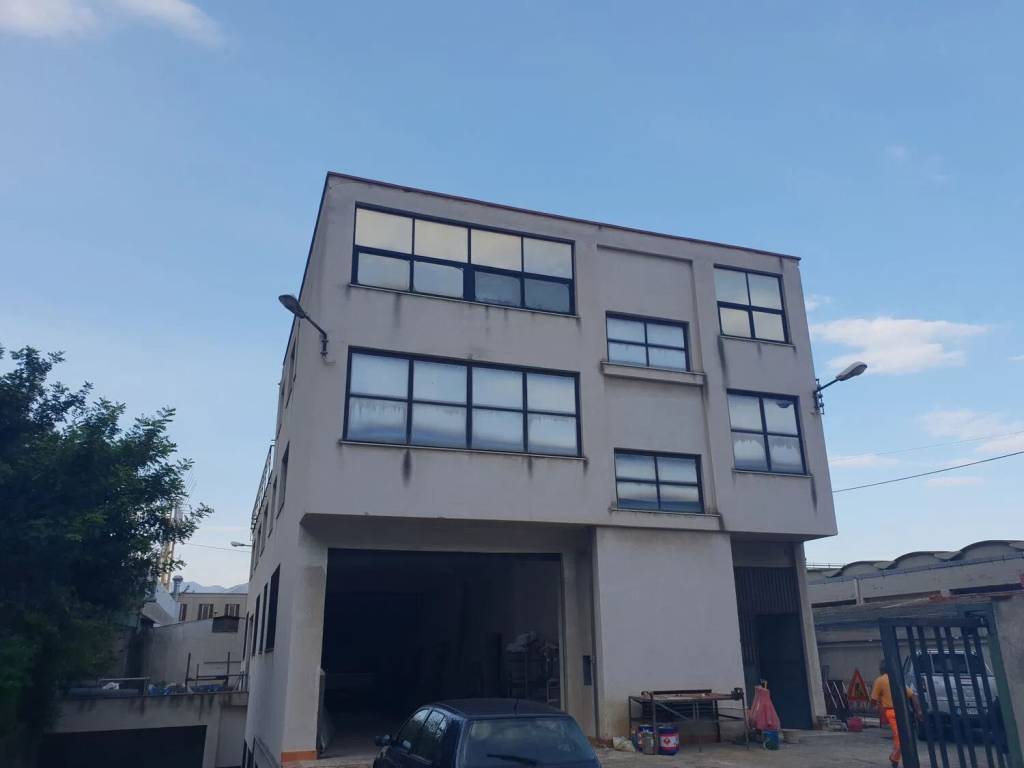 intera palazzina in vendita ad Isola delle Femmine