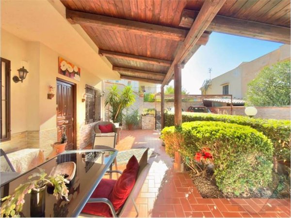 casa indipendente in vendita ad Isola delle Femmine