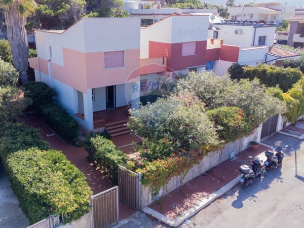 casa indipendente in vendita ad Isola delle Femmine