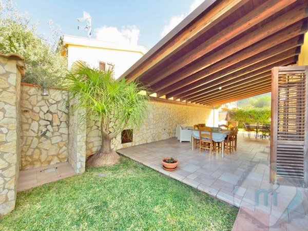 casa indipendente in vendita ad Isola delle Femmine