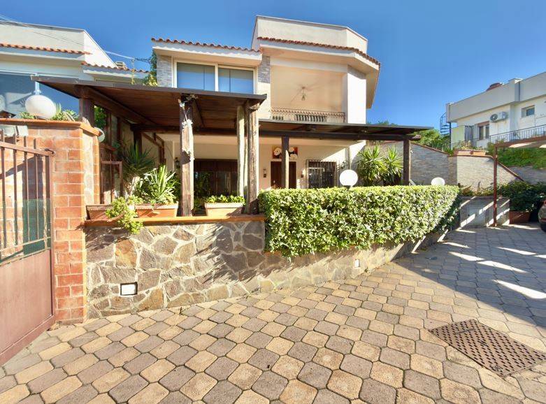 casa indipendente in vendita ad Isola delle Femmine