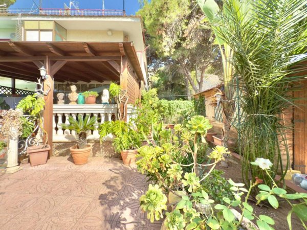 casa indipendente in vendita ad Isola delle Femmine