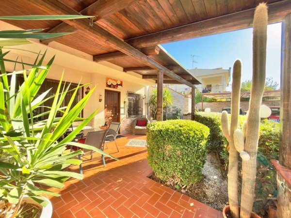 casa indipendente in vendita ad Isola delle Femmine