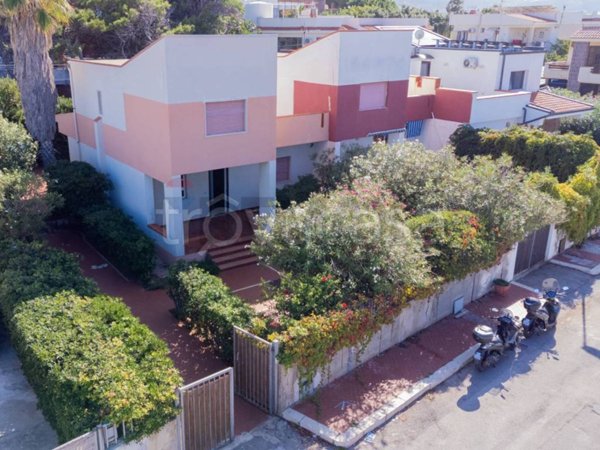 casa indipendente in vendita ad Isola delle Femmine