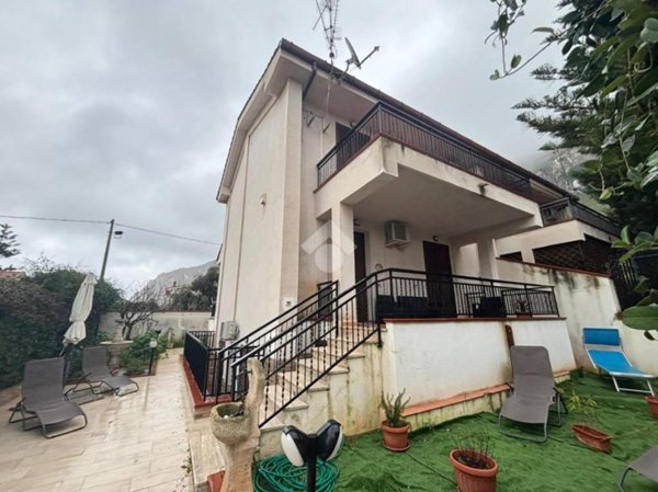 casa indipendente in vendita ad Isola delle Femmine