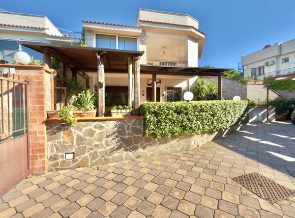casa indipendente in vendita ad Isola delle Femmine